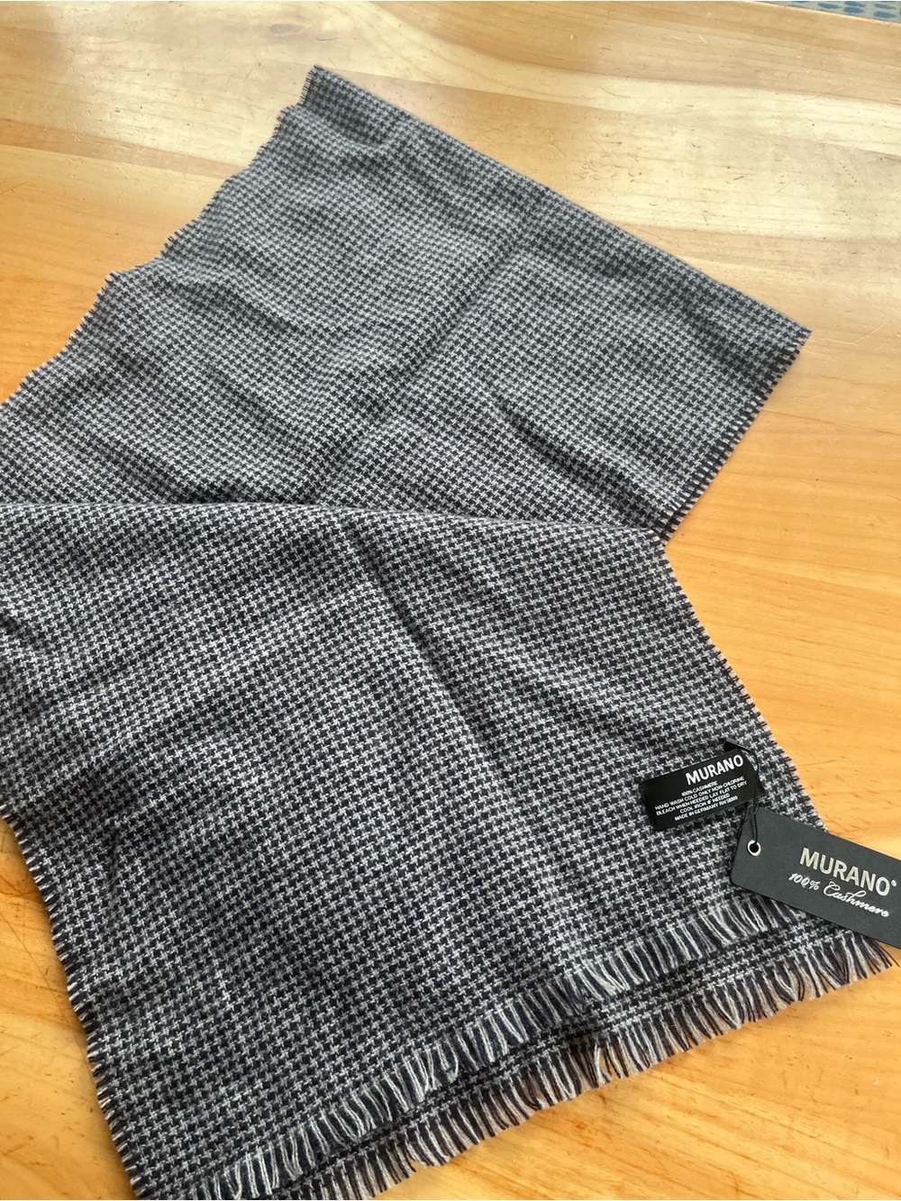 Murano 100% Cashmere Grey Houndstooth Scarf